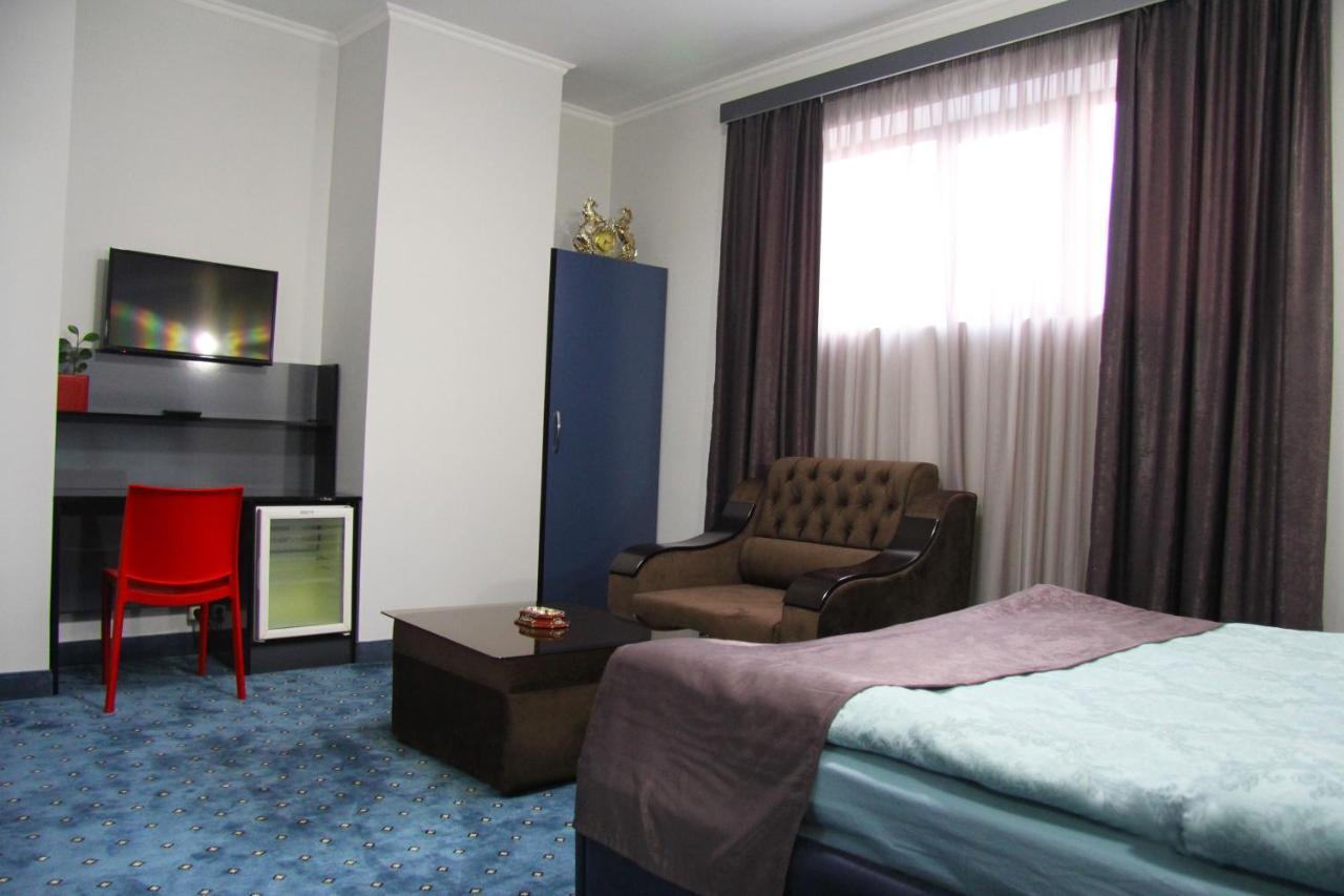 Nice Hotel Ереван Экстерьер фото